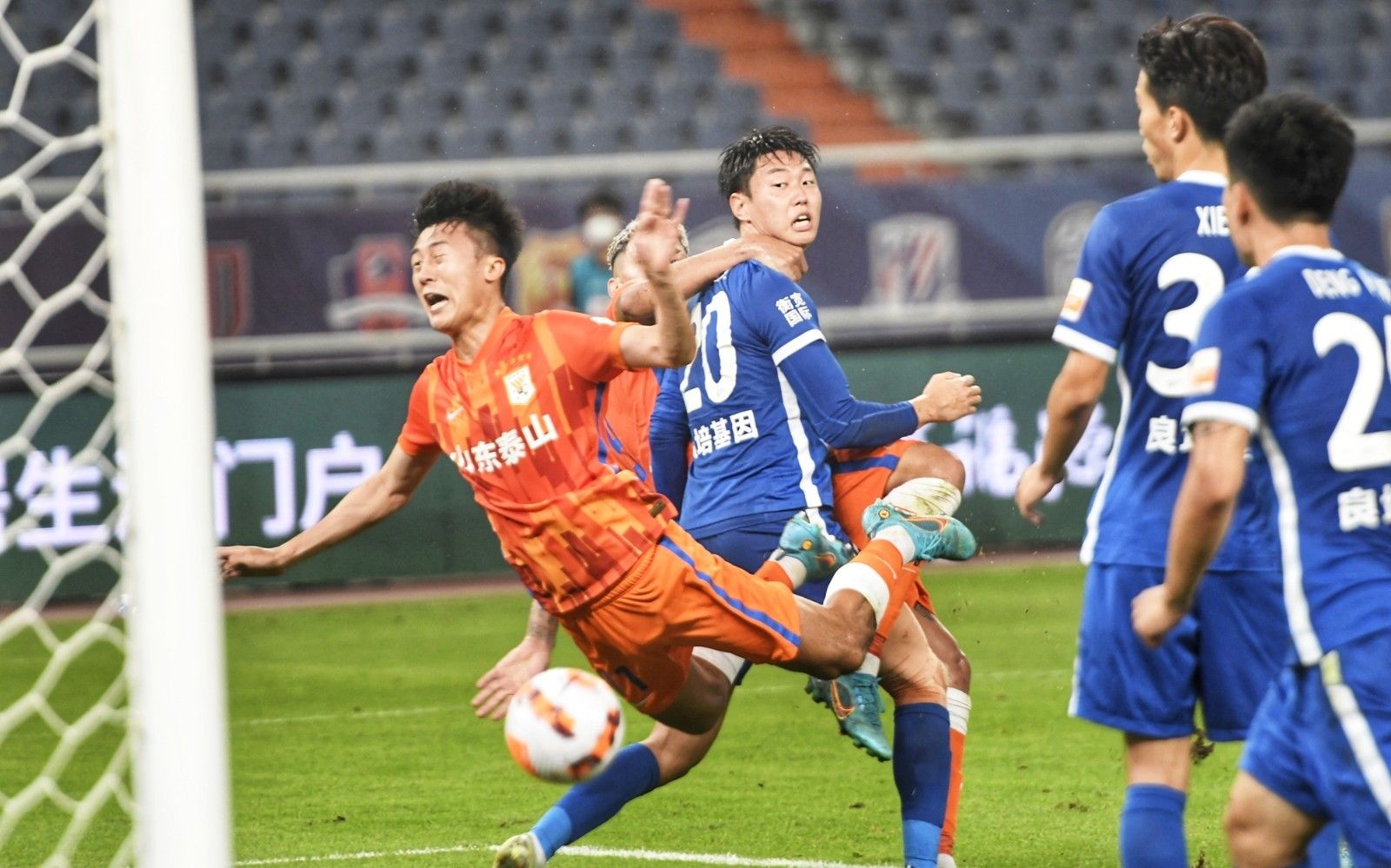 米利唐：对自己在右后卫的发挥很满意；巴西队防守有明显进步