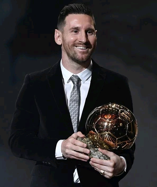 本赛季得分35+且罚球低于5次场次：小波特与库里并列最多