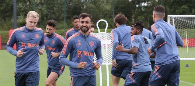 卡拉格：球迷们高喊斯洛特令人动容，在获胜后我真心为他开心