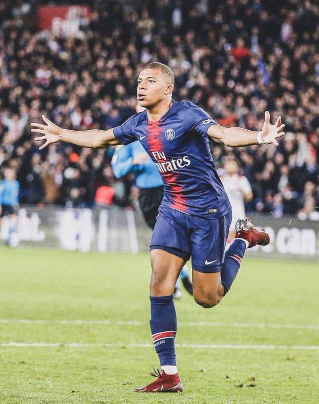 佩德里：我必须提高进球能力，我哥还给我定了赛季进球目标